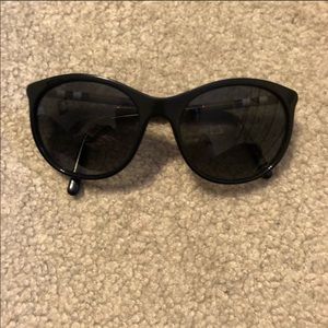 Burberry sunglassess